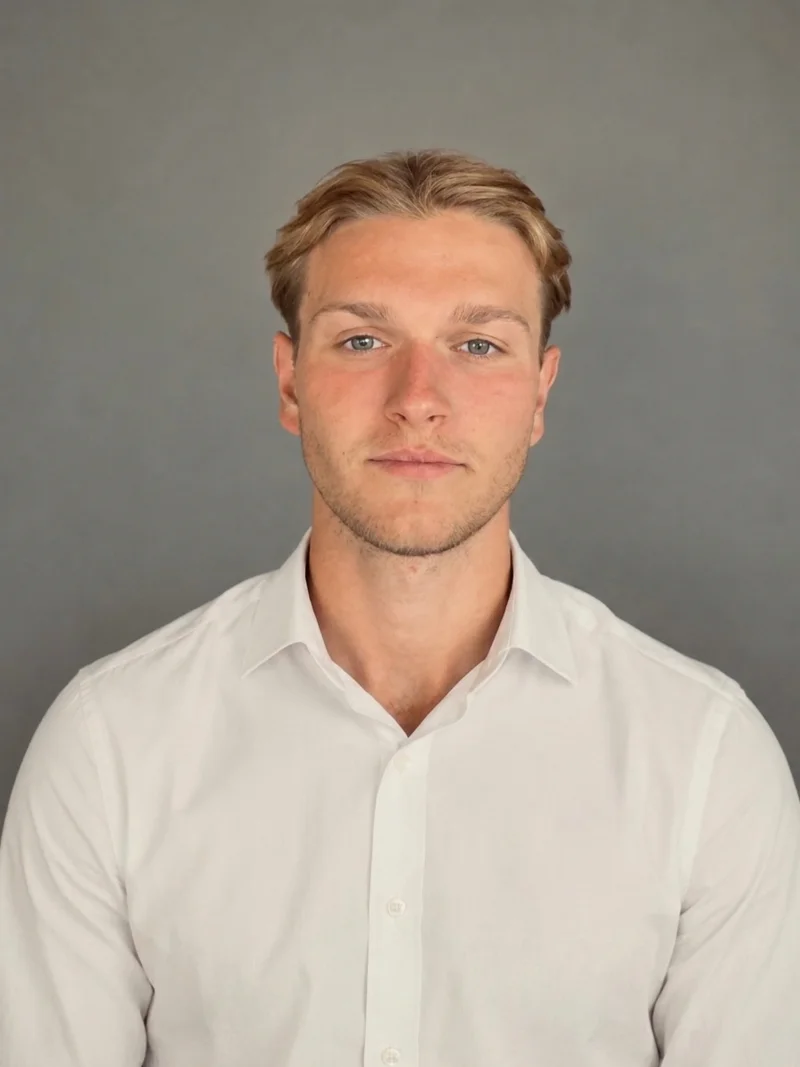 Portrett av Endre Solberg, salgsleder (head of sales) i Nettoppsett. Han er bindeleddet mellom kunden og designteamet.